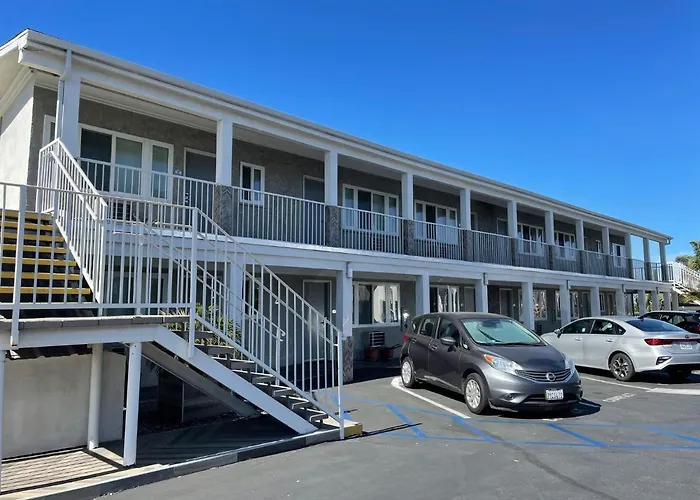 Hi View Inn & Suites